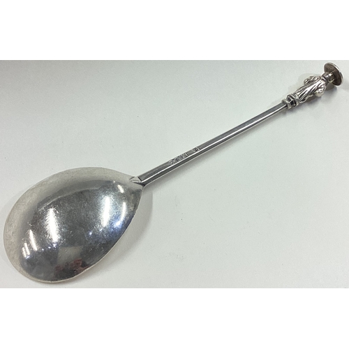 640 - An early silver Apostle spoon in the Charles II style. Birmingham. 1931. Approx. 55 grams. Est. £50 ... 