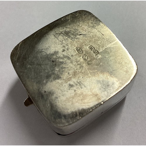 697 - A large square silver pill box with hinged lid. Approx. 15 grams. Est. £20 - £30.