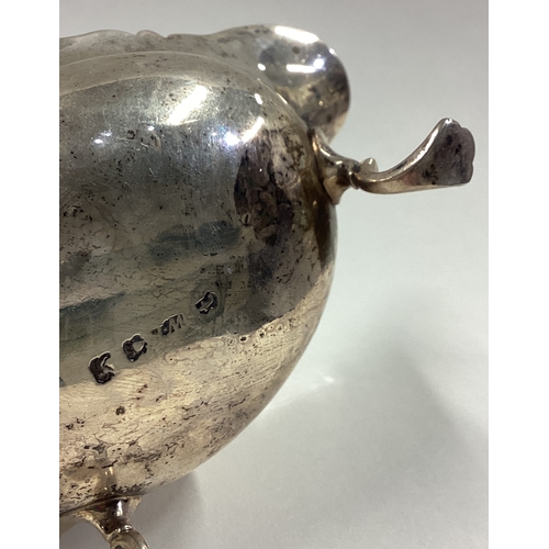 80 - An 18th Century silver sauceboat. Marked to base. Approx. 85 grams. Est. £80 - £120.