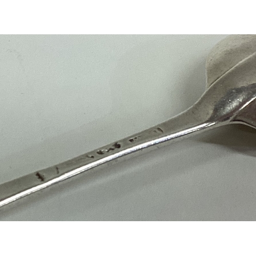 90 - A heavy Georgian silver OE pattern spoon. London. Approx. 58 grams. Est. £30 - £50.