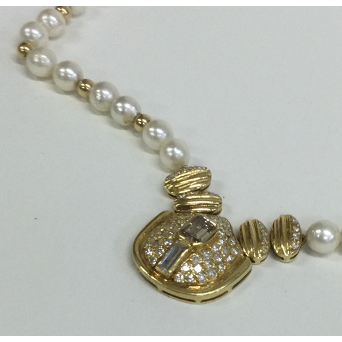 825 - A good diamond cocktail necklace with pearl mounts in 18 carat gold setting. Approx. 28 grams. Est. ... 