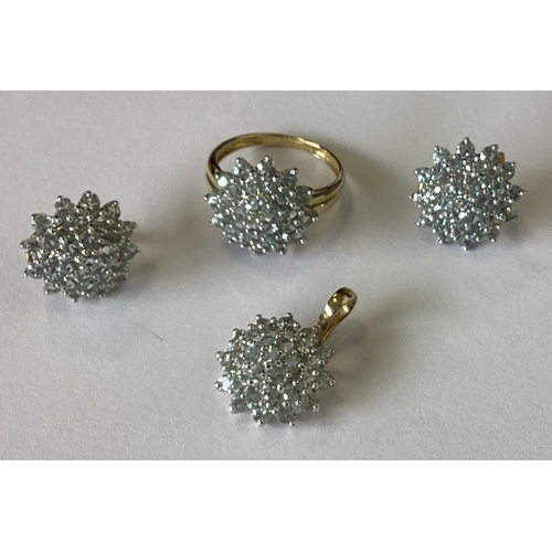 800 - A good suite of jewellery of substantial proportions in 9 carat setting. Approx. 10 grams. Est. £100... 