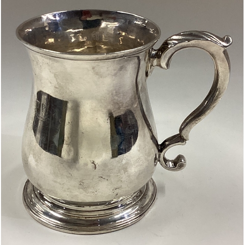 123 - An 18th Century silver half pint mug. London 1753. Approx. 176 grams. Est. £200 - £300.