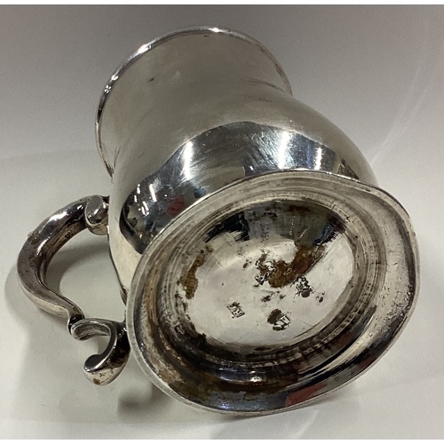 124 - An 18th Century George III silver pint mug. London 1753. Approx. 193 grams. Est. £250 - £300.