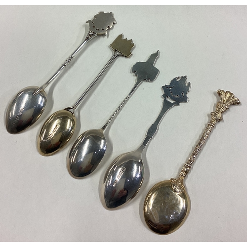 191 - A good set of five cast silver souvenir spoons. Various dates and makers. Approx. 73 grams. Est. £30... 