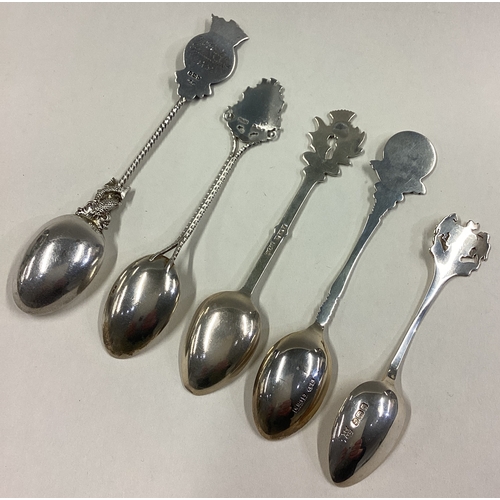 192 - A good set of five cast silver souvenir spoons. Various dates and makers. Approx. 74 grams. Est. £30... 