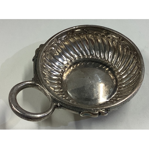 200 - A 19th Century French silver wine taster. Marked to base. Circa 1820. Approx. 68 grams. Est. £200 - ... 