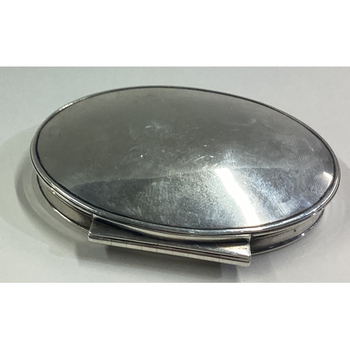 205 - An oval 18th Century silver snuff box with gilt interior. Circa 1730. Approx. 45 grams. Est. £250 - ... 