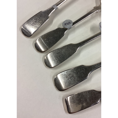 249 - A good collection of silver fiddle pattern teaspoons. Various dates and makers. Approx. 131 grams. E... 