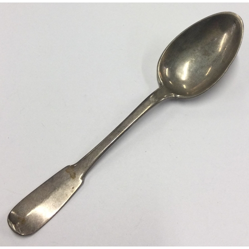 296 - An 18th Century French silver spoon with coat of arms to terminal. Approx. 21 grams. Est. £40 - £60.