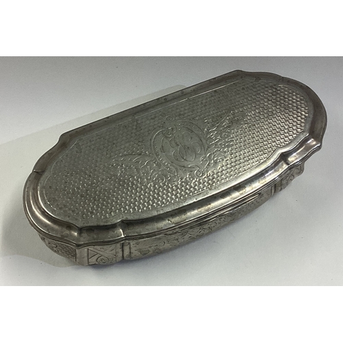 297 - A large Continental silver snuff box. Marked to interior. Approx. 149 grams. Est. £200 - £300.