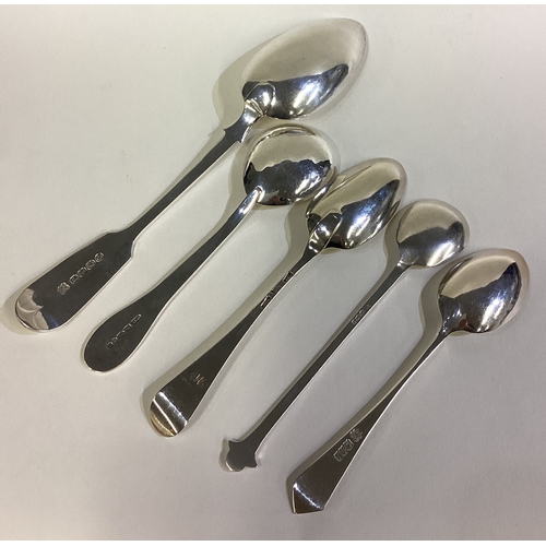 343 - EXETER: A large silver fiddle pattern tablespoon together with other preserve spoons. Approx. 194 gr... 