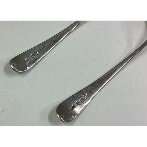 35 - A pair of Georgian silver sauce ladles. London 1791. Approx. 96 grams. Est. £80 - £120.