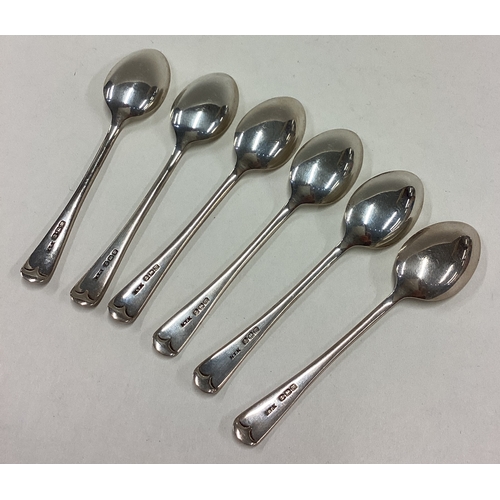 387 - A good set of six silver OE pattern coffee spoons. London. Approx. 50 grams. Est. £20 - £30.