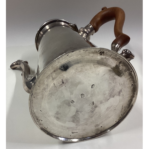 406 - A straight-sided silver coffee pot. Marked to base. London 1735. By John Fossey. Approx. 766 grams. ... 