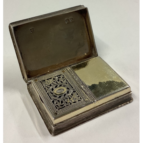 43 - A good silver gilt double vinaigrette case in the form of a book. London 1807. Thomas Phipps & Edwar... 