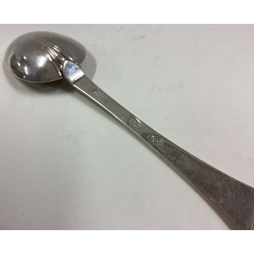 478 - An early Queen Anne silver trefid spoon. Approx. 49 grams. Est. £300 - £400.