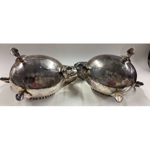 513 - A pair of 18th Century George III silver sauce boats. London 1769. By James Perry. Approx. 333 grams... 