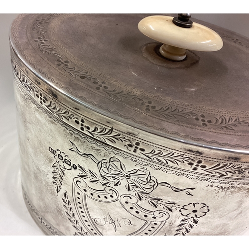 555 - A large Victorian silver tea caddy with swag decoration. Maker's mark and lion to cover. Sheffield 1... 