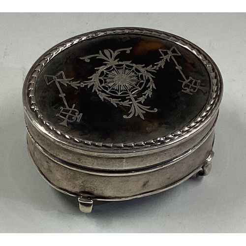 56 - A silver and tortoiseshell jewellery box. Birmingham 1908. Approx. 64 grams of gross weight. Est. £6... 