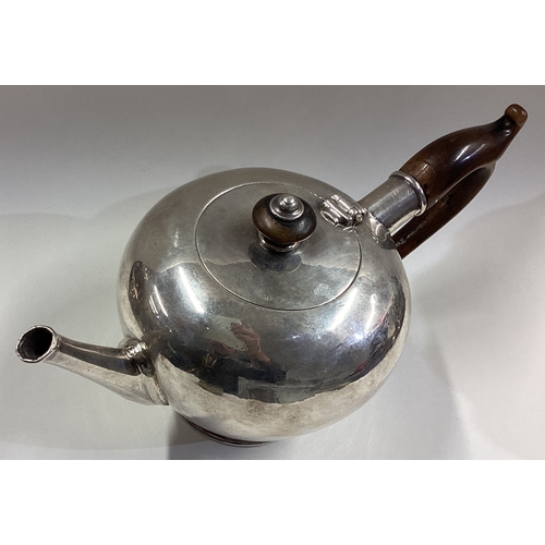 602 - A George I silver bullet shaped teapot. Marked to base. London 1724. By Humphrey Payne. Approx. 420 ... 