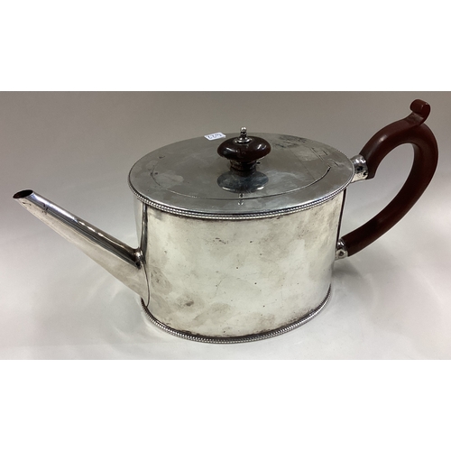 622 - A straight-sided 18th Century silver teapot. London 1778. By Charles Aldridge & Henry Green. Approx.... 