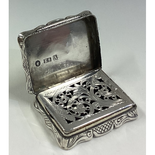 656 - A Victorian silver vinaigrette with engine turned decoration. Birmingham 1849. By Edward Smith. Appr... 