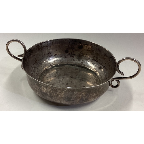 666 - A rare Queen Anne silver porringer engraved with original owner's initials. 1707. Approx. 74 grams. ... 