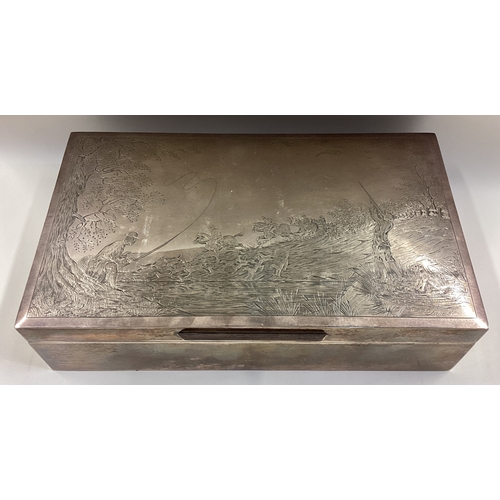 727 - OF HUNTING INTEREST: A fine quality engraved silver cigarette box attractively decorated with huntin... 