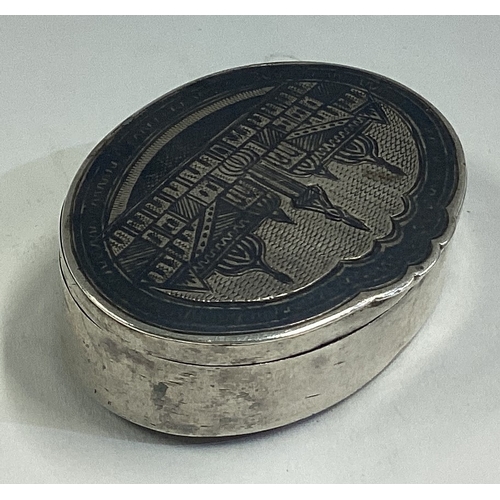 78 - A Russian silver and Niello snuff box with hinged cover. Approx. 31 grams. Est. £100 - £150.