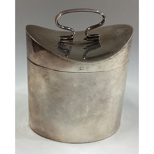 87 - A silver tea caddy with hinged lid. Birmingham 1907. By William Neale. Approx. 140 grams. Est. £120 ... 