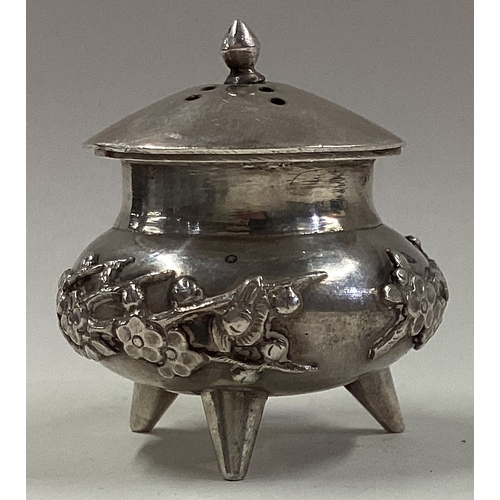 97 - A Chinese export silver pepper with chased decoration. Marked to base. Approx. 47 grams. Est. £40 - ... 