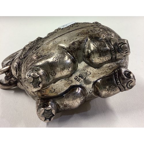 376 - A heavy Thai silver figure of an elephant with lift-off cover. Approx. 63 grams. Est. £60 - £80.