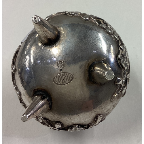 97 - A Chinese export silver pepper with chased decoration. Marked to base. Approx. 47 grams. Est. £40 - ... 