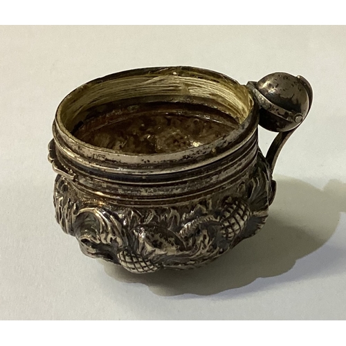 137 - A Scottish silver and stone snuff mount. Circa 1850. Approx. 27 grams. Est. £30 - £40.