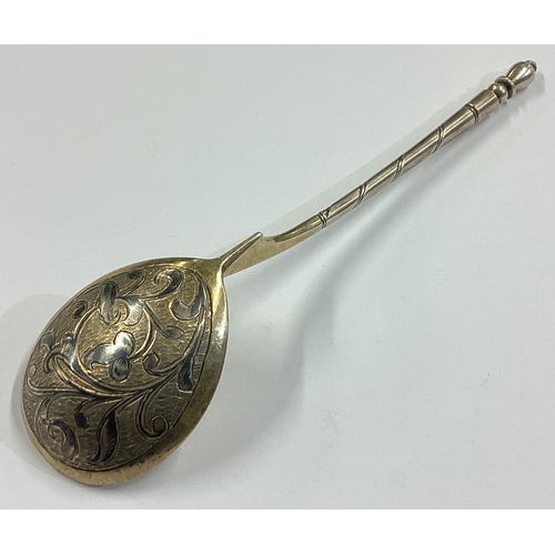 15 - A 19th Century Russian silver and Niello spoon dated 1885. Approx. 41 grams. Est. £80 - £120.