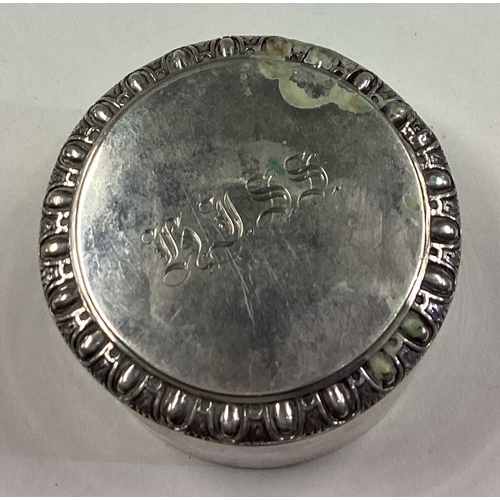 207 - An 18th Century Continental silver snuff box. Marked to base. Approx. 143 grams. Est. £200 - £300.