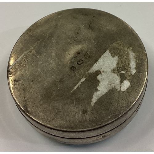 278 - A silver and green enamelled compact. Birmingham 1927. Approx. 41 grams. Est. £100 - £150.