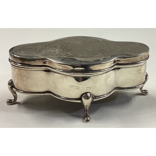 295 - A silver jewellery box with swag decoration. Birmingham 1919. Approx. 101 grams. Est. £80 - £120.