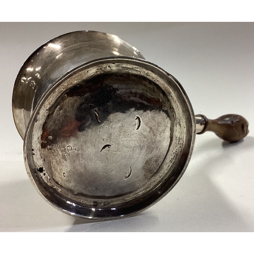 324 - A 17th Century silver brandy pan. Marked to base. Approx. 138 grams. Est. £200 - £300.