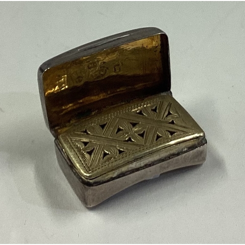 433 - A good quality silver vinaigrette. Birmingham 1828. By William Simpson. Approx. 8 grams. Est. £120 -... 