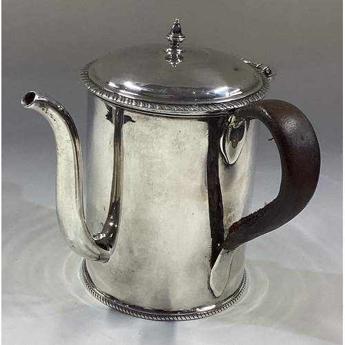 437 - An early silver argyle. London 1772. Possibly by Phillip Norman? Approx. 345 grams. Est. £1000 - £15... 