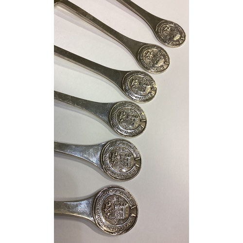 520 - A good set of six silver lace back spoons. Sheffield. By JW. Approx. 100 grams. Est. £30 - £50.