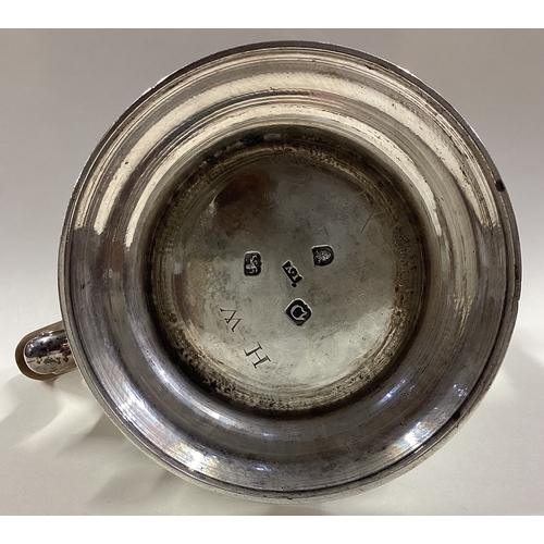 66 - A heavy George III silver bottom marked coffee pot. London 1769. By IY. Approx. 774 grams. Est. £800... 