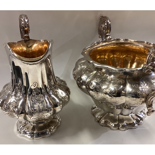 678 - A good Victorian Old Sheffield Plate cream jug and matching sugar bowl. Est. £30 - £50.