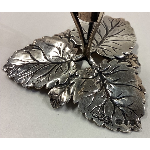 73 - A rare Naturalistic silver posy holder. London 1895. By Elkington & Co. Approx. 43 grams. Est. £150 ... 