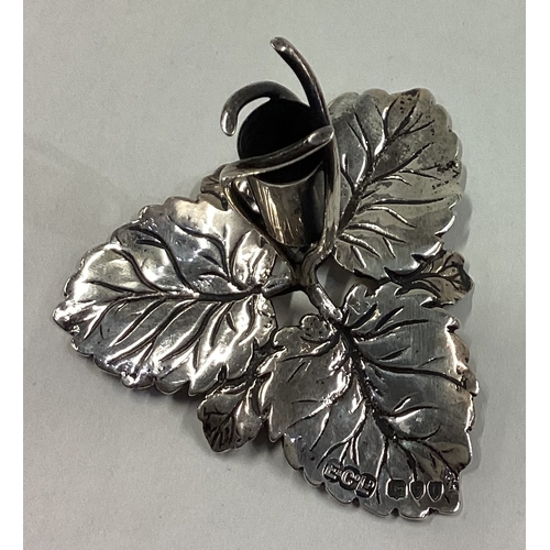 73 - A rare Naturalistic silver posy holder. London 1895. By Elkington & Co. Approx. 43 grams. Est. £150 ... 