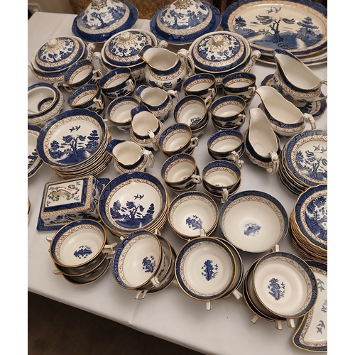 476 - A Booth's Real Old Willow pattern dinner service. Est. £20 - £30.