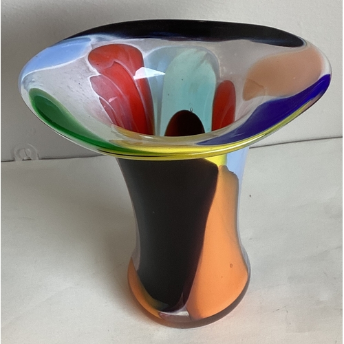 214A - A stylish multicoloured handblown vase. Approx.16cms tall. Est. £20 - £30.