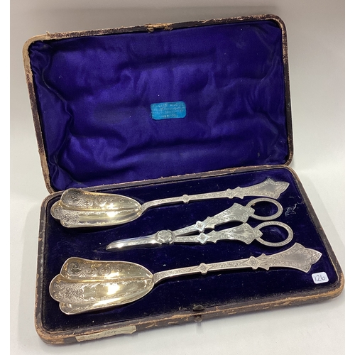 126 - A fine silver plated fruit serving set. Est. £80 - £120.